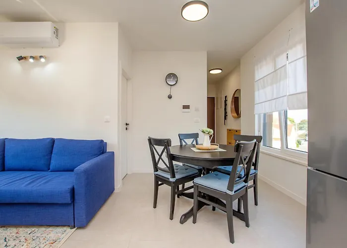 Pine Hills 扎达尔