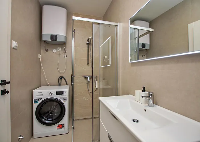 Pine Hills * 扎达尔