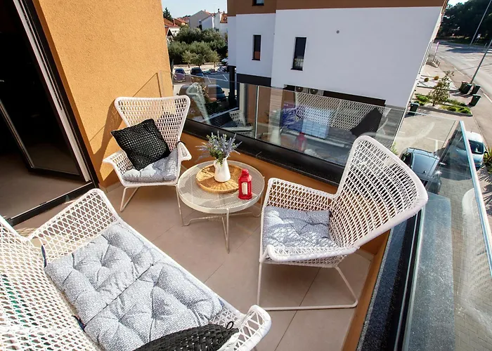 Pine Hills * 扎达尔